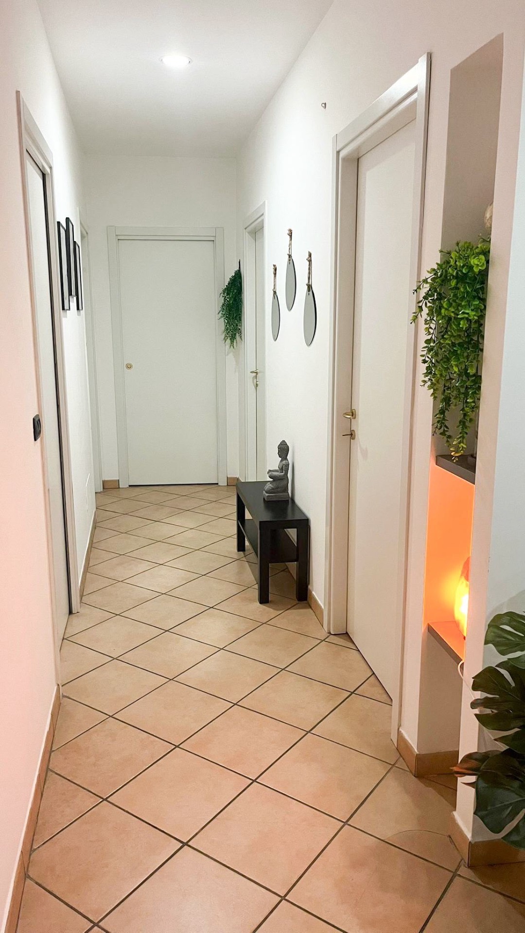 Ingresso e ambiente di accoglienza dello Studio Synapsi ad Asti